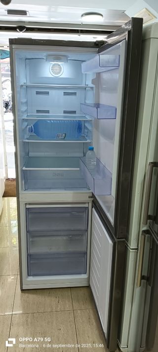 Nevera combi Beko no Frost energía A+
