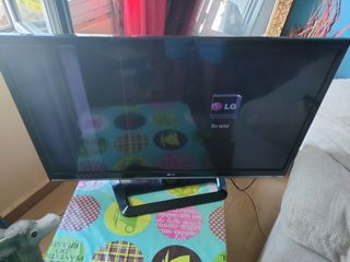 Televisión LG Smart TV Negra pantalla con rayas