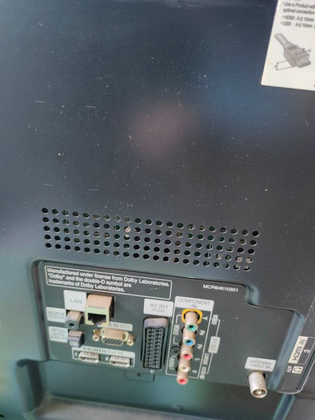 Televisión LG Smart TV Negra pantalla con rayas