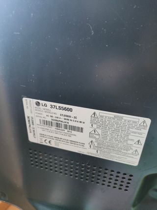 Televisión LG Smart TV Negra pantalla con rayas