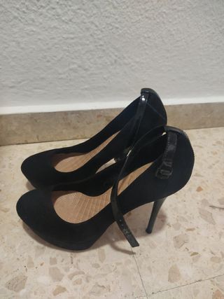 Zapatos de tacón negros