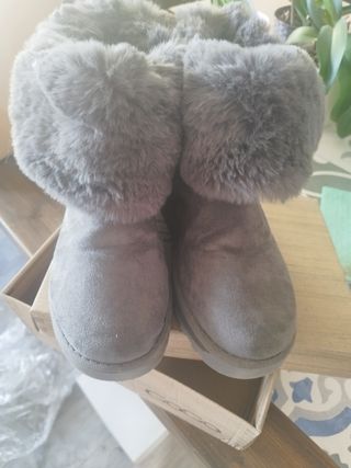 Stivaletti con pelo grigio