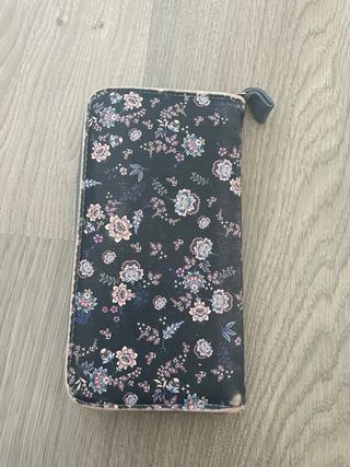 Billetera Stradivarius flores