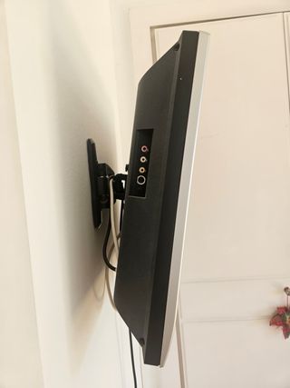 Televisor Humax 23 Negro + SOPORTE pared
