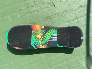 Skate Vintage Dragón Verde