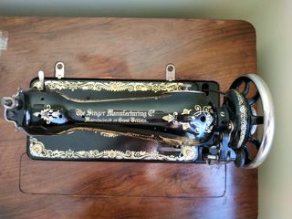 Máquina de coser Singer antigua