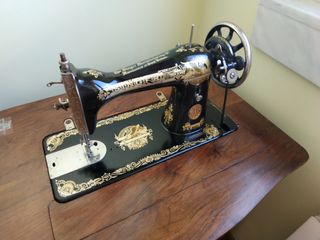 Máquina de coser Singer antigua