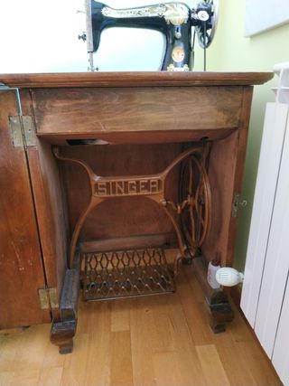 Máquina de coser Singer antigua