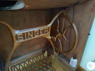 Máquina de coser Singer antigua