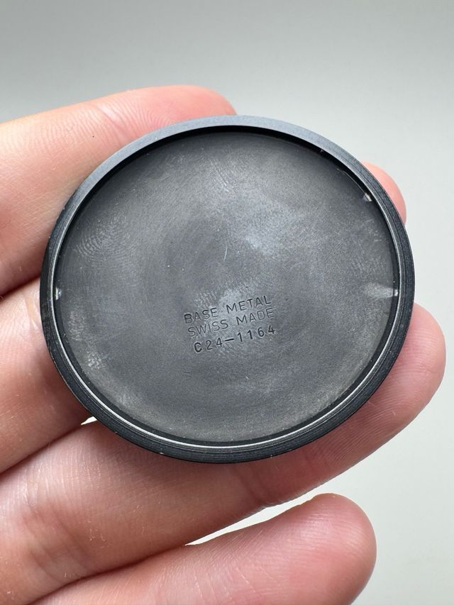 Reloj de bolsillo dorado con esfera grabada Choll