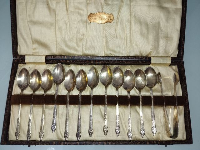 Juego de Cucharas Antiguas Bañadas en  Plata