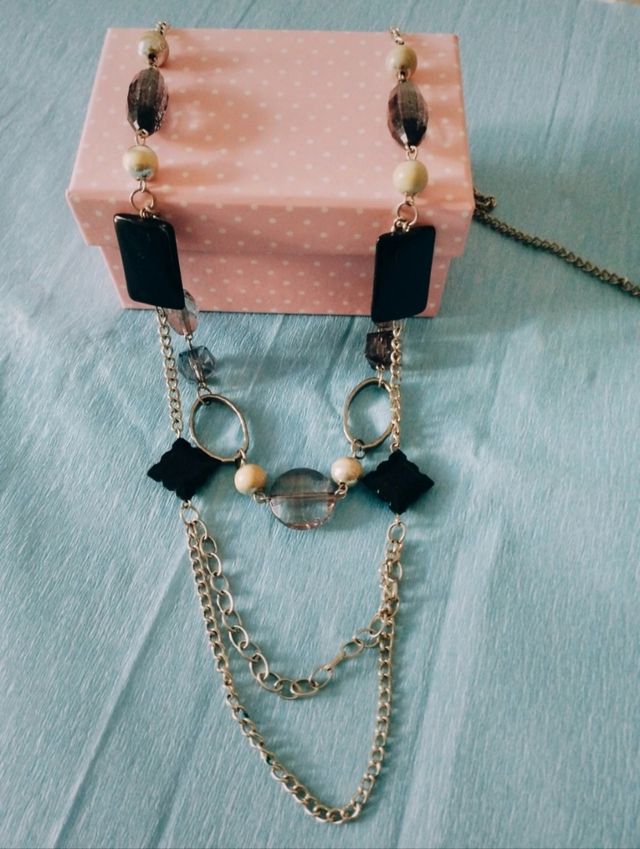 Collar Largo Vintage Negro y Plateado