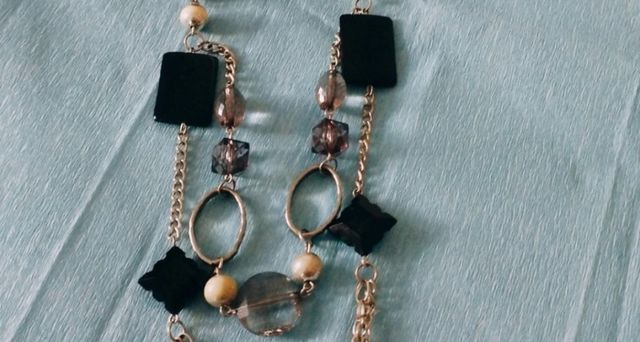 Collar Largo Vintage Negro y Plateado