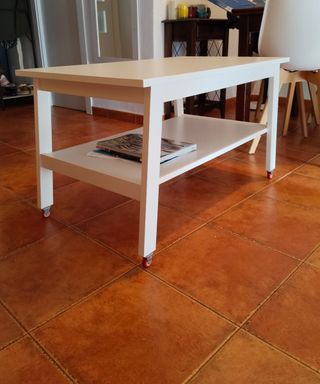 Mesa baja salón madera blanca