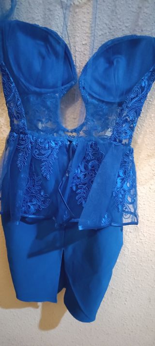 Vestido azul con transparencias encaje