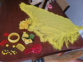 complemento y mantón de gitana