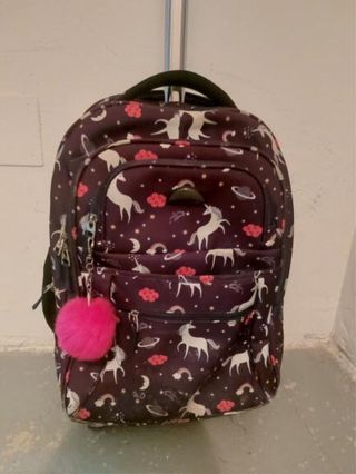 Maleta escolar unicornios con pompón rosa