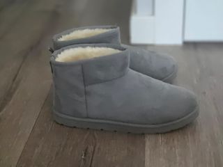 Botas grises de invierno marca desconocida

