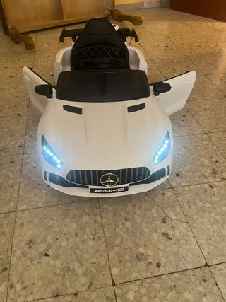 Coche eléctrico infantil casi nuevo