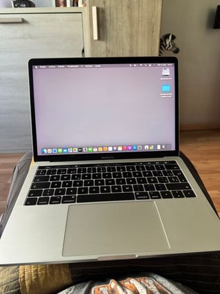 MacBook Pro 13 2017 - Touch Bar, colore: argento
