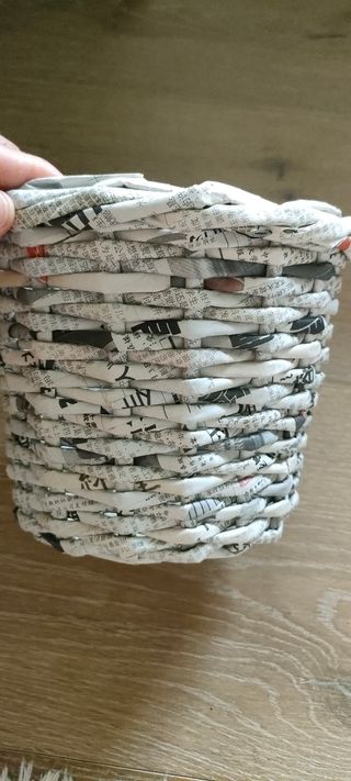 Cesto / Macetero de papel reciclado