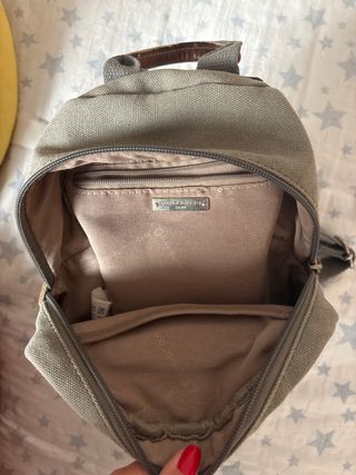 Mochila pequeña beige y gris
