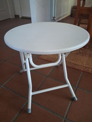 Mesita plegable blanca
