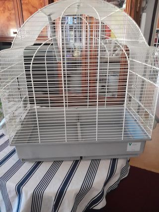 Jaula para pájaros blanca y gris