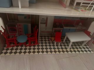 Casa de muñecas como nueva
