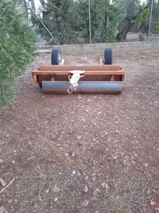 Tractor Kubota y aperos