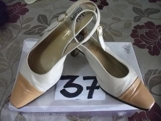 Sandalias de tacón negras talla 37 y otros zapatos