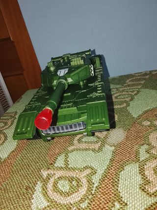 Tanque militar verde TANK 99