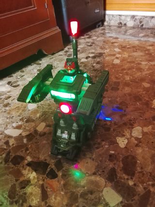 Tanque militar verde TANK 99