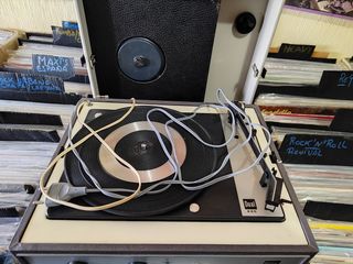 PICK UP, Tocadiscos maleta Cosmo B 3010 y Dual 420