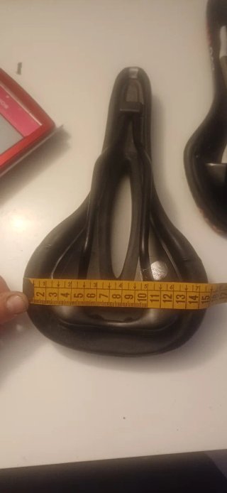 Sillín Selle Italia Negro Perforado para bicicleta