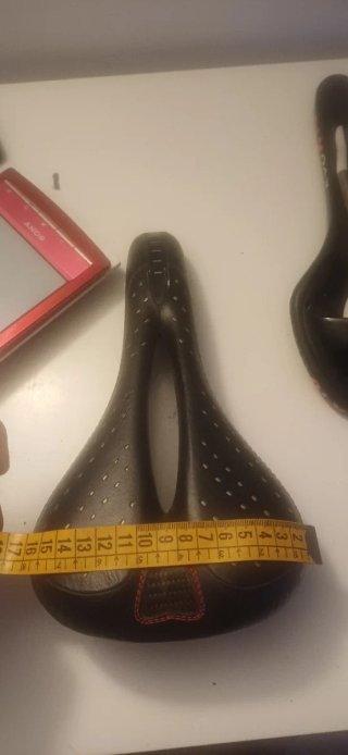 Sillín Selle Italia Negro Perforado para bicicleta