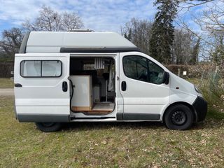 Opel Vivaro techo alto camper completa