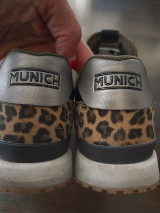 Zapatillas Munich Mujer Negras y Verdes