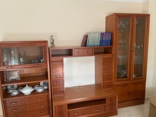 Mueble de comedor madera y cristal