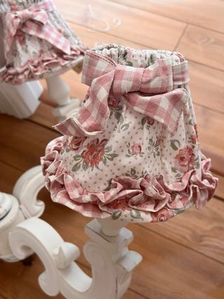 Lámpara de techo vintage floral. Nunca se ha usado