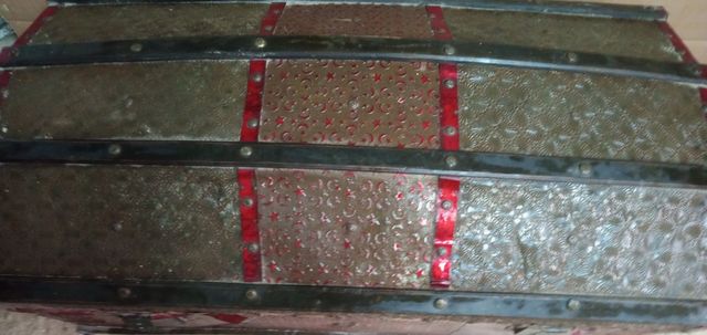 Arcón Chapa y Madera con Patas