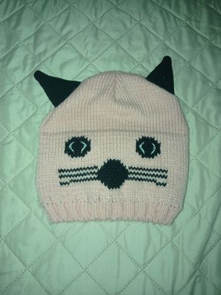 Gorro de lana con orejas de gato