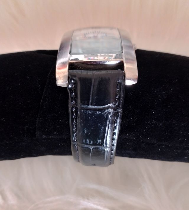 Reloj de Pulsera Elegante Plata y Negro