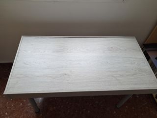Mesa de estudio Ikea amplia