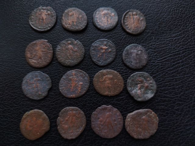  Interesante lote de monedas antiguas