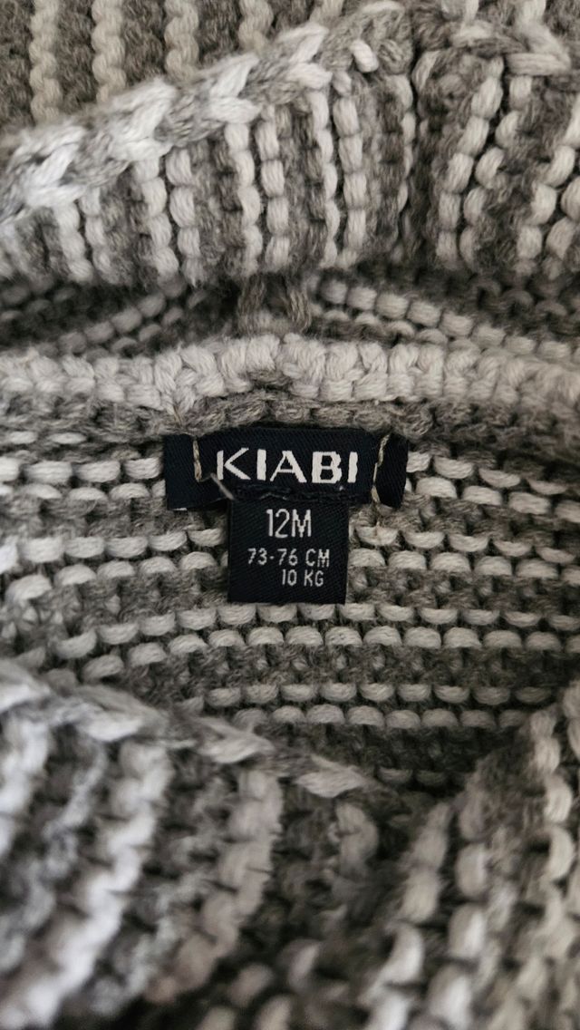 Chaqueta bebé con capucha y botones