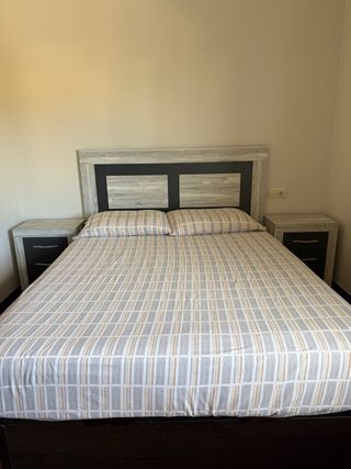 Dormitorio completo: canapé, colchón, cabecero y 2