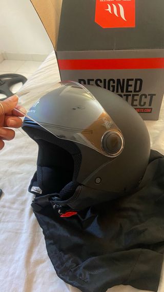 Casco MT Talla M - Casi Nuevo
