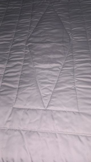 Colcha edredón satinada blanca