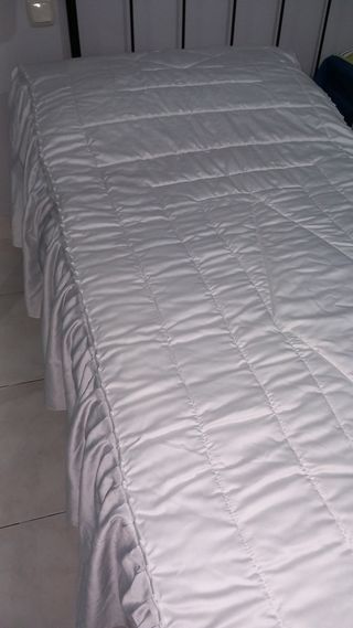 Colcha edredón satinada blanca
